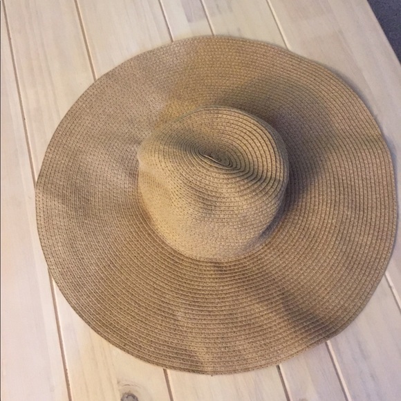 Old Navy Accessories - Old Navy Floppy Beach Hat
